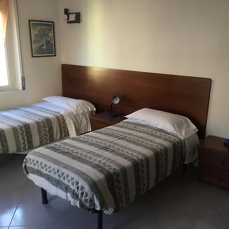 Appartamento Miramare, 2 Camere, Cucina, Bagno, Ventimiglia Exterior photo