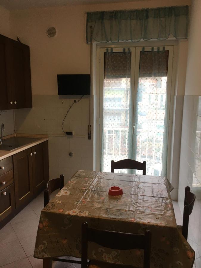 Appartamento Miramare, 2 Camere, Cucina, Bagno, Ventimiglia Exterior photo