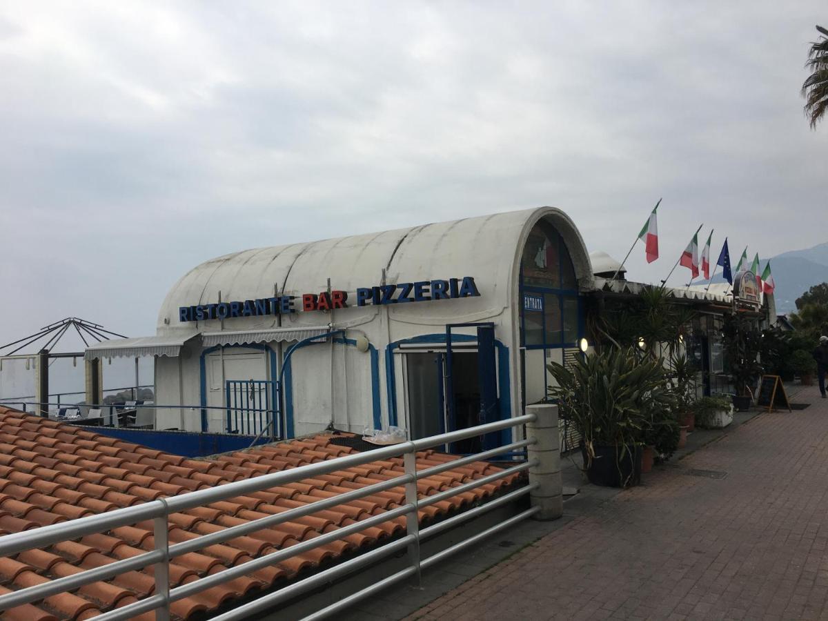 Appartamento Miramare, 2 Camere, Cucina, Bagno, Ventimiglia Exterior photo