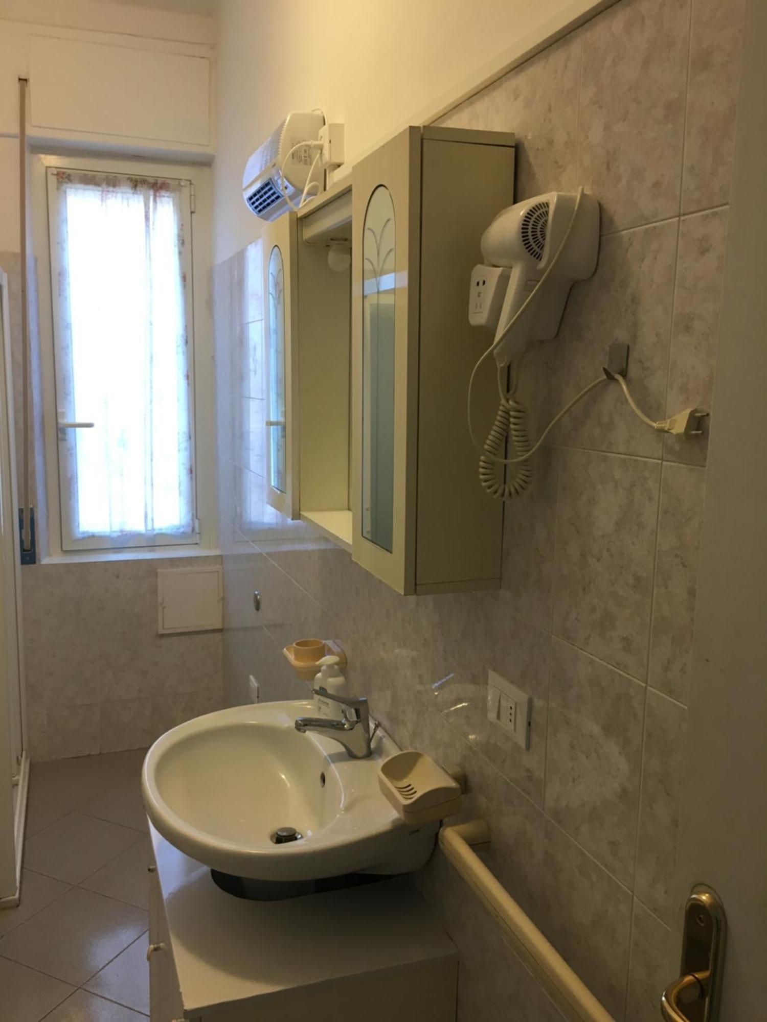 Appartamento Miramare, 2 Camere, Cucina, Bagno, Ventimiglia Exterior photo